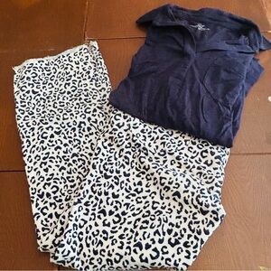 Vineyard Vines Navy and White Patterned Corduroy Pants, Leopard. Size 29, EUC